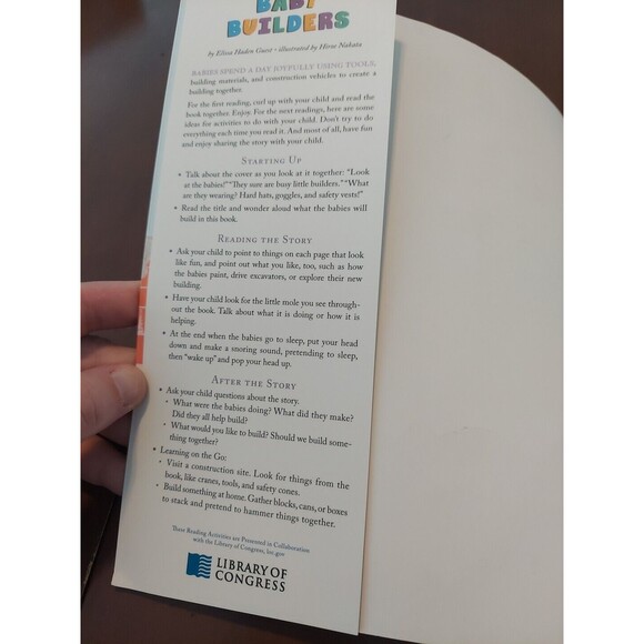 Baby Builders Bebes Constructores (Bilingual Spanish English) Children's Book - Picture 3 of 8